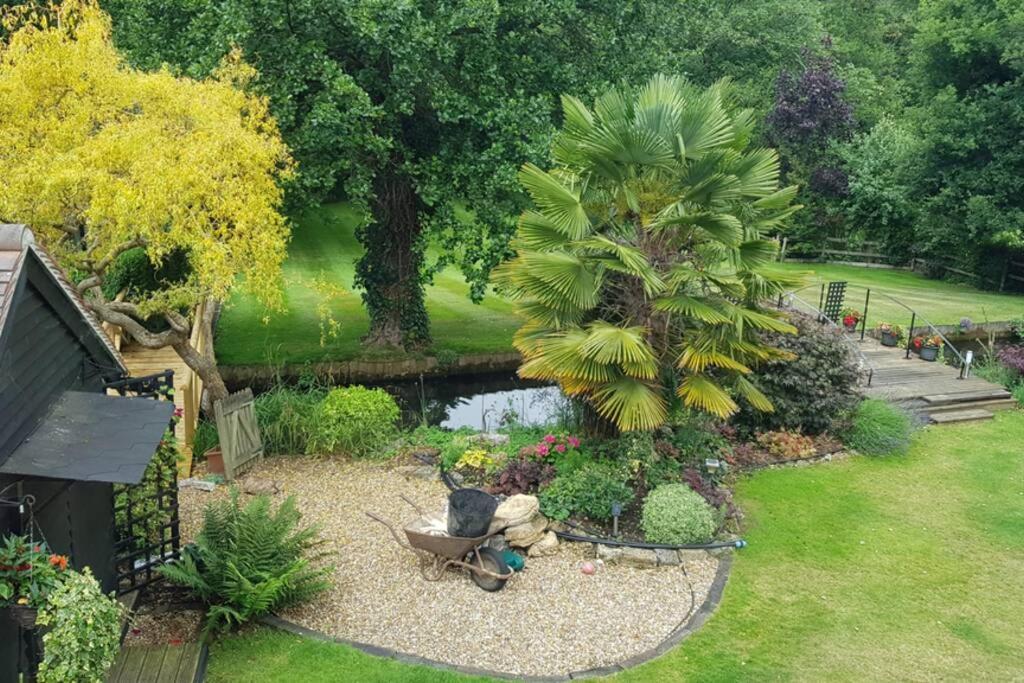 Riverside Lodge Pied A Terre Fordingbridge Eksteriør bilde